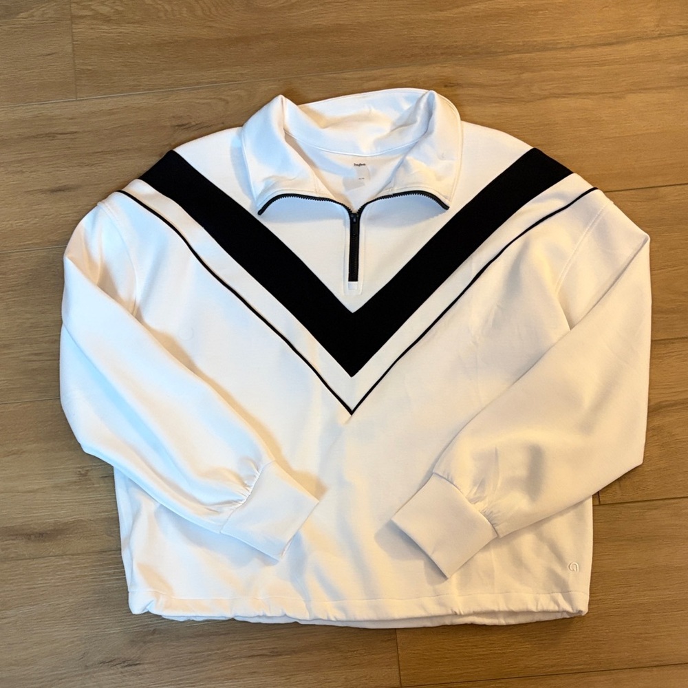 Chic White and Black Women's Sweatshirt